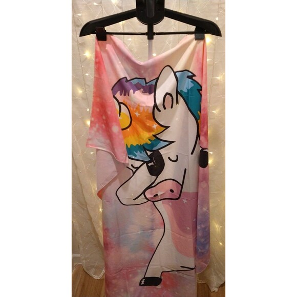 RAINBOW UNICORN PINK BLUE DABBING TAPESTRY WALL DECORATION 59X52 BEDROOM FANTASY - Picture 1 of 4
